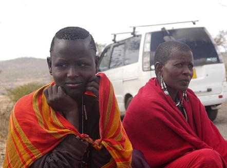 2 Massai-Frauen